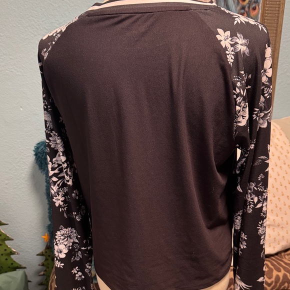 Johnny Was ACTIVE Floral Top - Picture 7 of 11